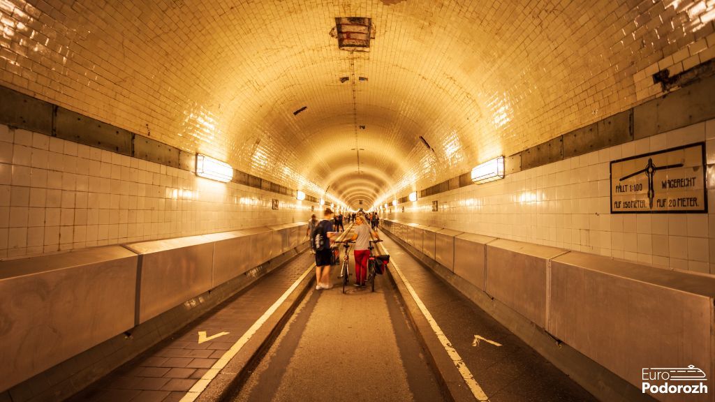 Старий тунель під Ельбою (Alter Elbtunnel)